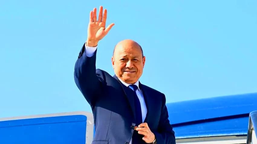 ماذا يفعل العليمي طوال اليوم؟