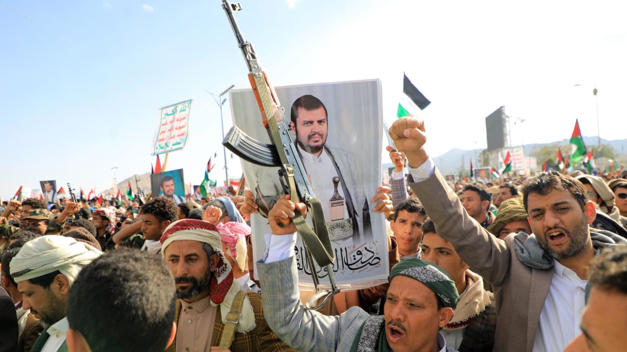 تدخّل الحوثيين في حرب إيرن: أسباب التصعيد المقيّد