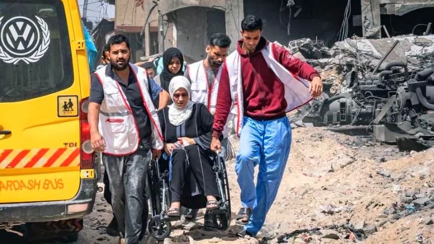 غزة.. أكثر من 100 شهيد وأزمة الجوع تشتد مع استمرار المجازر الإسرائيلية