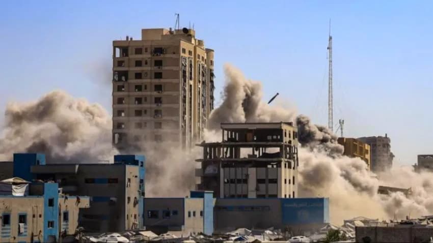 الاحتلال الإسرائيلي ينذر بإخلاء "برج طيبة 2" غرب غزة تمهيدا لنسفه