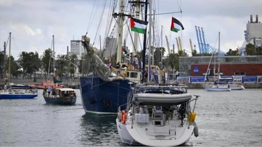 إسرائيل تعترض آخر سفن أسطول الصمود وتعلن بدء ترحيل ناشطيه