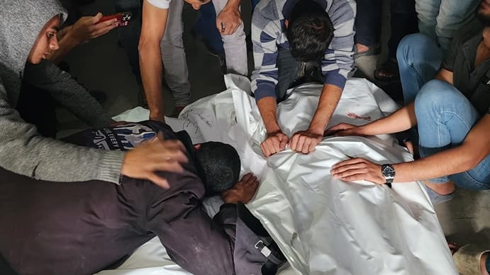 11 شهيداً في قصف إسرائيلي جديد على غزة وسط تبادل اتهامات بخرق وقف إطلاق النار