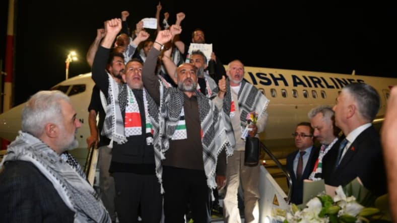 "أسطول الصمود".. نقل 59 ناشطا إلى تركيا ومطالبات بكشف مصير محتجزين