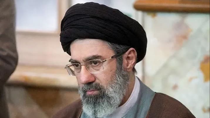 خامنئي يتوعد واشنطن: لا ملاذ آمنا للقوات الأمريكية في المنطقة