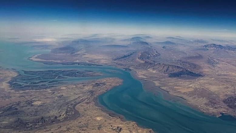 إجراءات جديدة للملاحة في هرمز.. سلطنة عمان تتيح ممرا مؤقتا للسفن