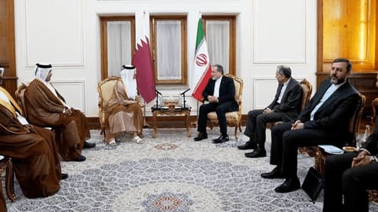 وزيرا خارجية قطر وإيران يبحثان مقترح "ممر ملاحي مؤقت" بمضيق هرمز وجهود خفض التصعيد