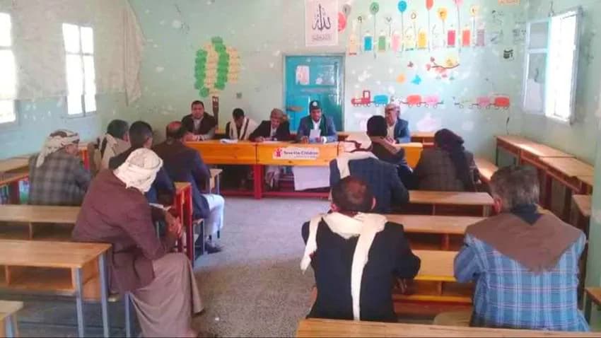 تعبئة وبرامج إجبارية .. مليشيا الحوثي تفرض أفكارها الطائفية على مراكز محو الأمية