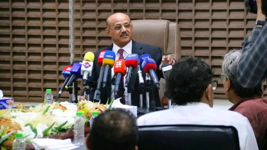 محافظ البنك المركزي يتوعد البنوك المحظورة بإجراءات عقابية أكثر