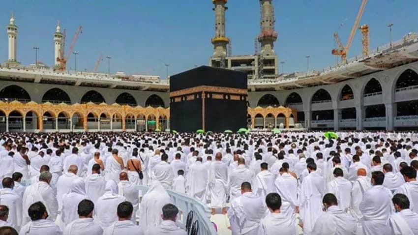 وزير الأوقاف: وصول 20 ألف حاج يمني إلى الأراضي المقدسة