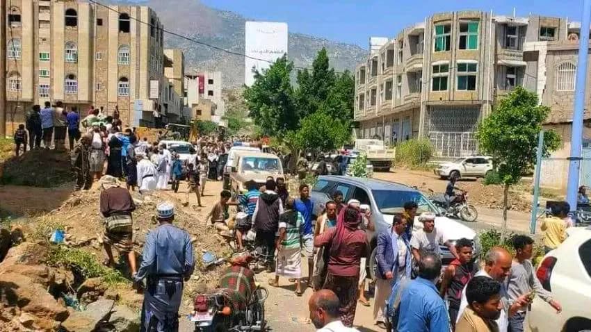 مصدر عسكري بتعز: إعلان مليشيا الحوثي فتح طرق رئيسية عمل دعائي