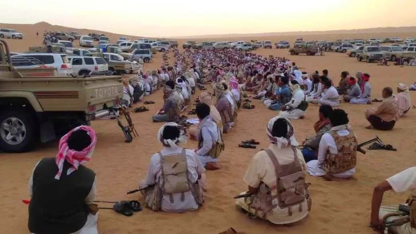السلطات لم تحرك ساكنا.. اشتباكات عنيفة في الصعيد بشبوة على خلفية قضية ثأر