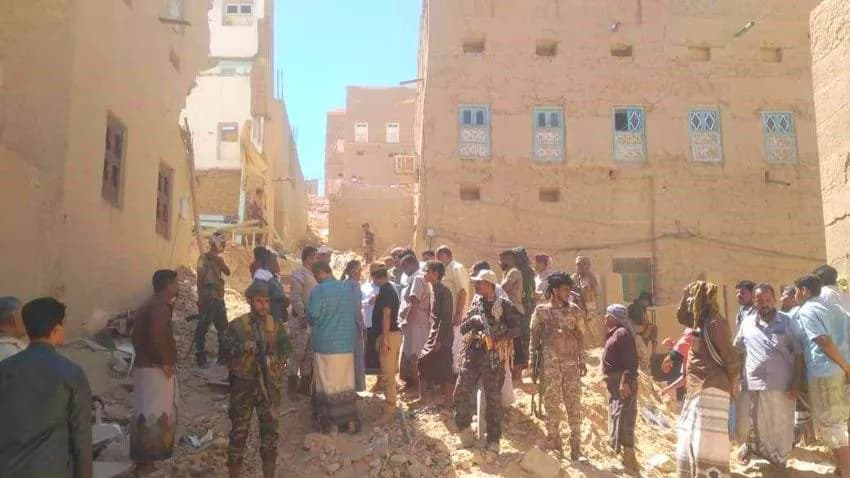 وفاة وإصابة 6 أطفال ونساء في انهيار منزل بحضرموت
