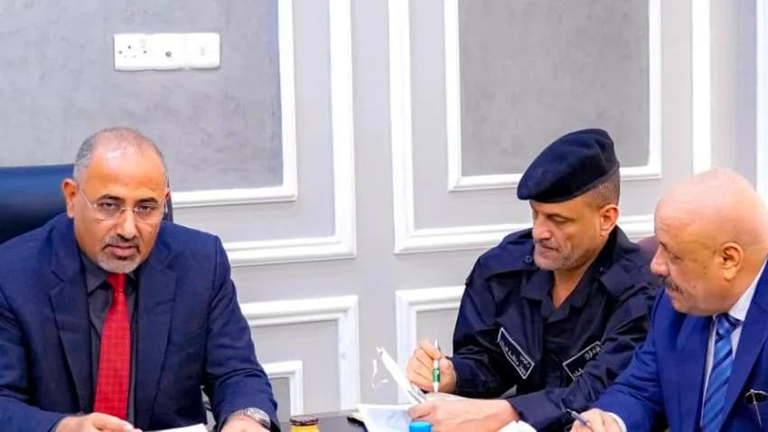 جهاز مكافحة الإرهاب في عدن يلزم المستوردين بـ"رسوم مالية" والحصول على إقرار مسبق