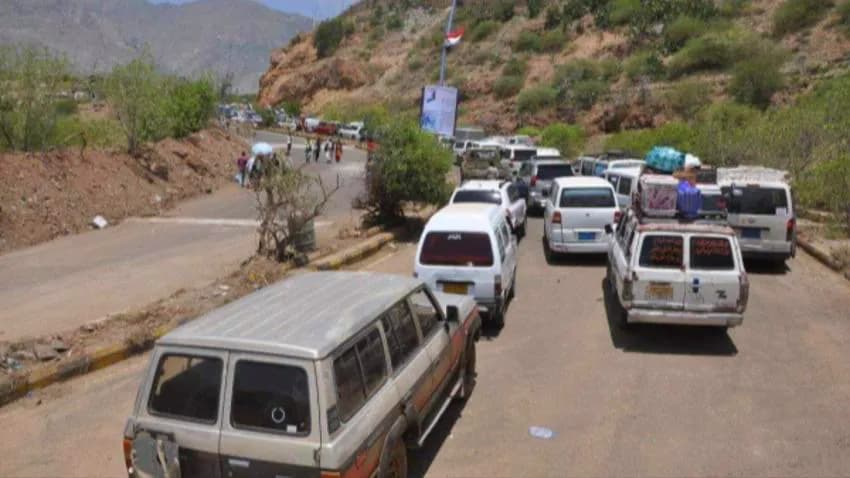 تعز.. مصدر حكومي يؤكد فشل فتح طريق الحوبان 24 ساعة نتيجة مخاوف أمنية