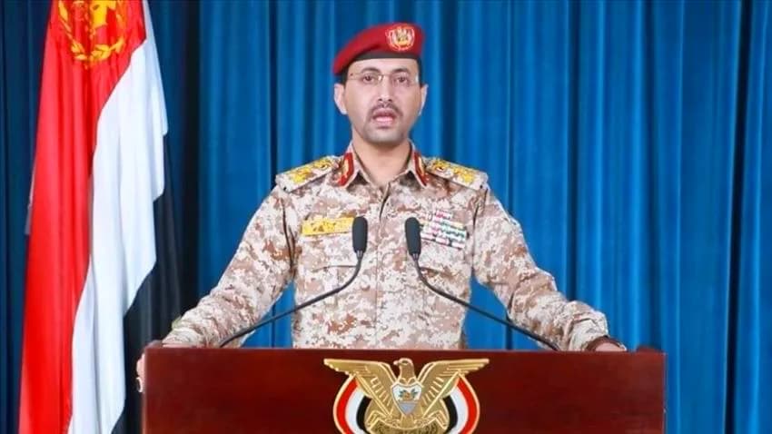 الحوثيون يعلنون قصف قاعدة جوية إسرائيلية بصاروخ فرط صوتي و"إصابتها"