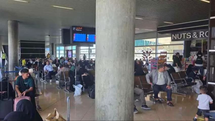 نحو 200 يمني عالقون في مطار بالأردن لليوم الثالث وسط غياب حلول عاجلة