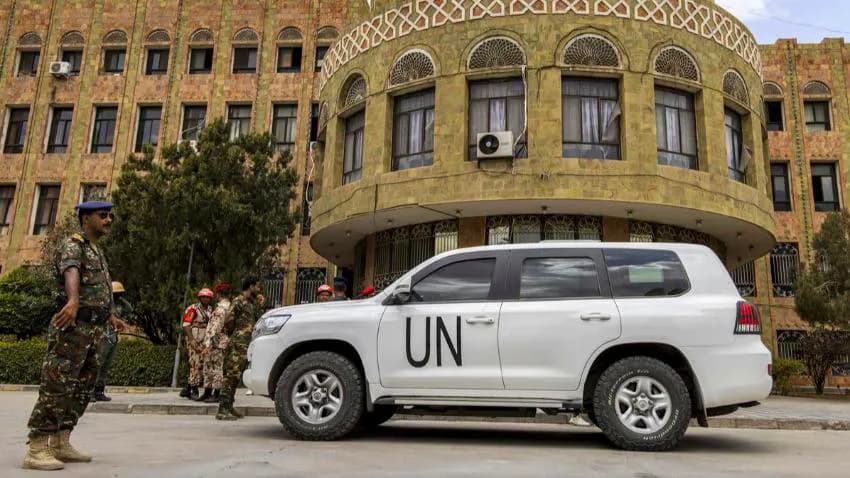 العفو الدولية وهيومن رايتس تطالبان مليشيا الحوثي بالإفراج عن الموظفين الأمميين