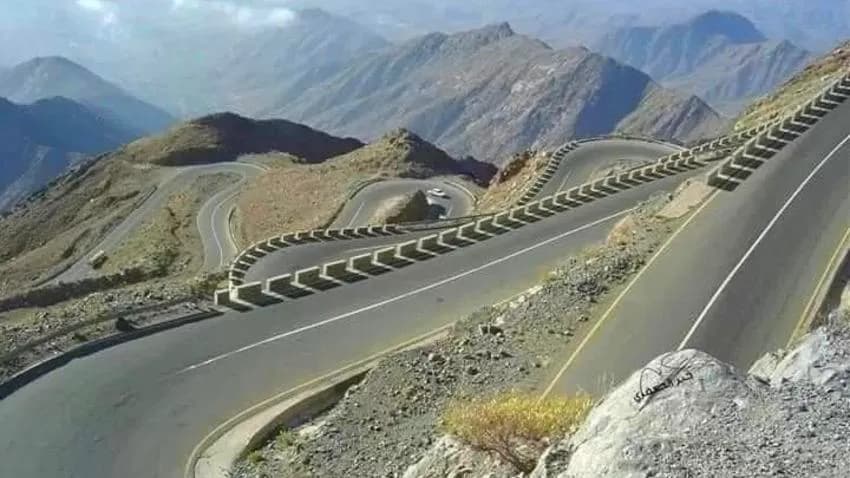 بعد 10 سنوات من الإغلاق.. المليشيا تفتح طريق البيضاء  أبين وتطالب الحكومة بفتح الجهة الأخرى