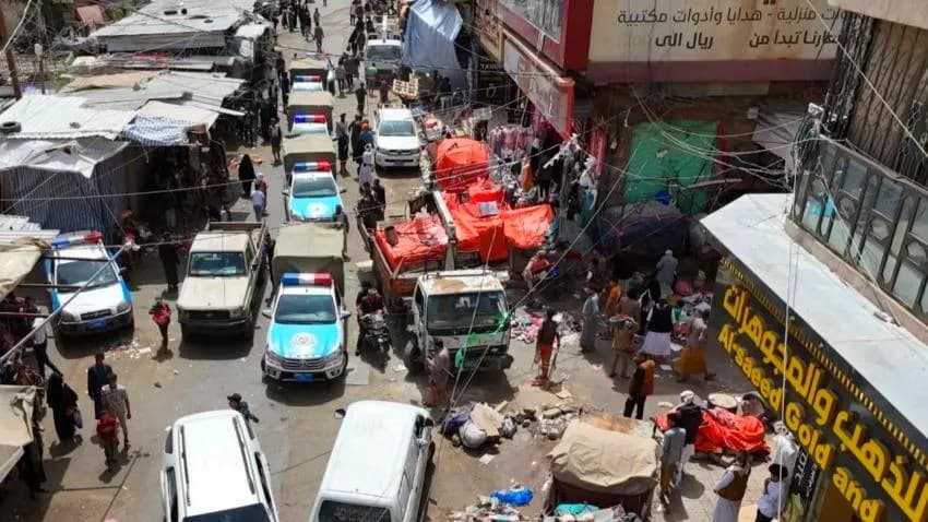 بذريعة العشوائيات.. الحوثيون يشنّون حملات قمع في صنعاء تستهدف أرزاق الفقراء والتجار
