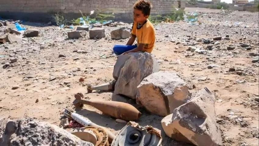 قيادة محور تعز تحمل مليشيا الحوثي جريمة مقتل أطفال في التعزية