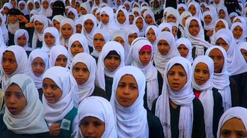 مكتب التربية في مأرب يقر خفض الرسوم في المدارس الأهلية والخاصة بنسبة 30%
