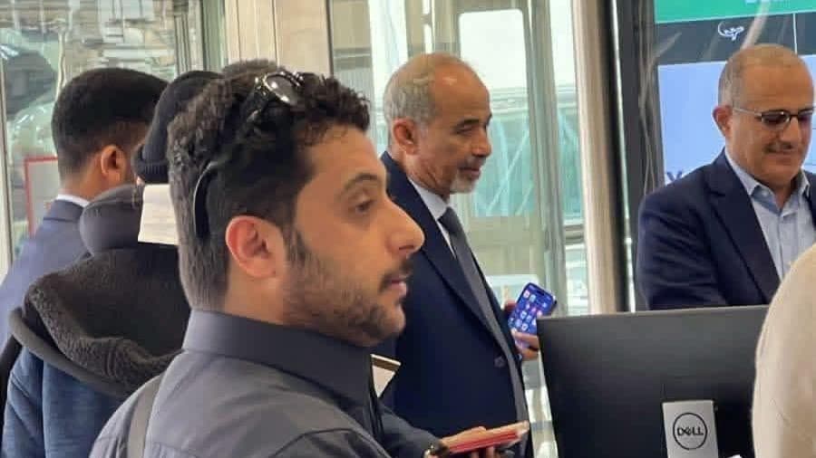 عدد من وزراء الحكومة يصلون إلى عدن لمباشرة مهامهم