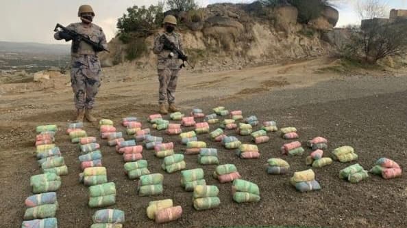 السعودية تعلن القبض على 12 شخصا من الجنسية اليمنية بتهمة تهريب القات