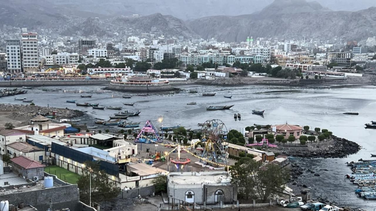 الرئاسة: لن نسمح بتحويل عدن لساحة فوضى وتنفيذ مشاريع إقليمية مشبوهة