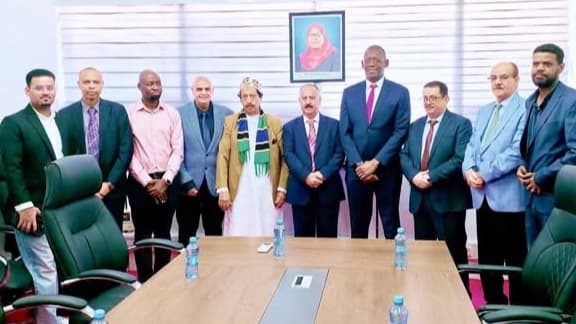 وزير النقل يبحث في تنزانيا تفعيل رحلات مباشرة بين اليمن ودار السلام