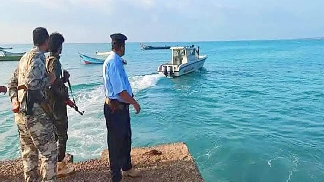 تعليق مؤقت لعمليات البحث عن صيادي شبوة بسبب سوء الأحوال الجوية