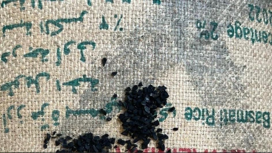 الجمارك تحبط تهريب مواد كيميائية خطرة وأدوية في منفذ الوديعة الحدودي مع السعودية
