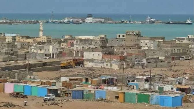 إصابة شخصين باشتباكات مسلحة والأمن يحقق في حادثة اختطاف بالمخا غربي تعز
