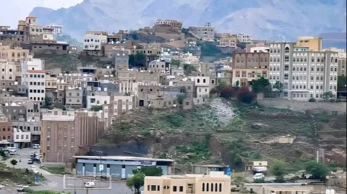 بعد يوم من اعتداء مماثل في لحج.. مليشيا الحوثي تستهدف المدنيين في تعز بقذائف هاون