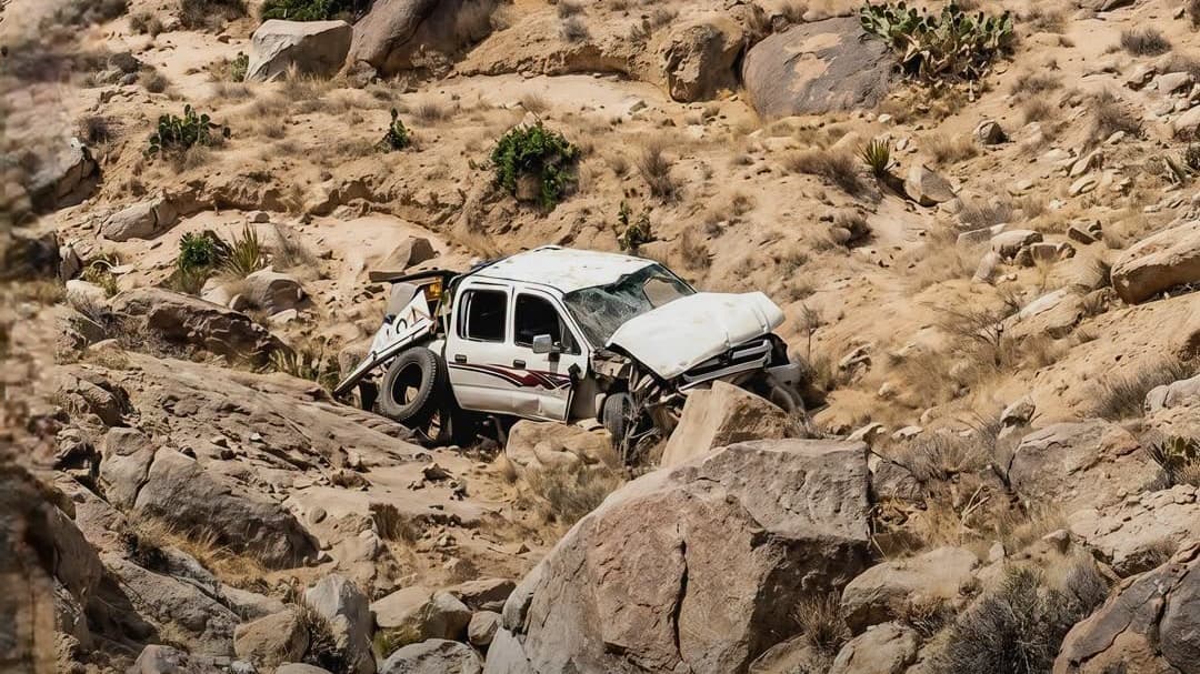 حجة: انزلاق سيارة في منحدر جبلي يودي بحياة وسلامة 7 أشخاص