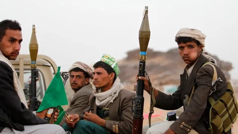 الحوثيون يعلنون مقتل قياديين عسكريين برتبة عقيد
