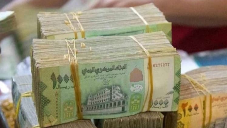 بدء تنفيذ صرف العلاوات السنوية المتأخرة وزيادة رواتب موظفي الدولة 20%