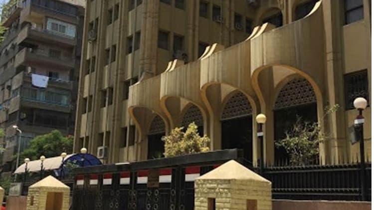 السفارة اليمنية في القاهرة توقف إصدار البطاقات الشخصية دون إبداء الأسباب