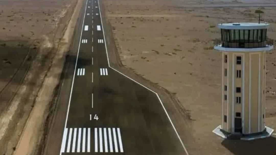 مليشيا الحوثي تقصف بصاروخين مطارا في باب المندب