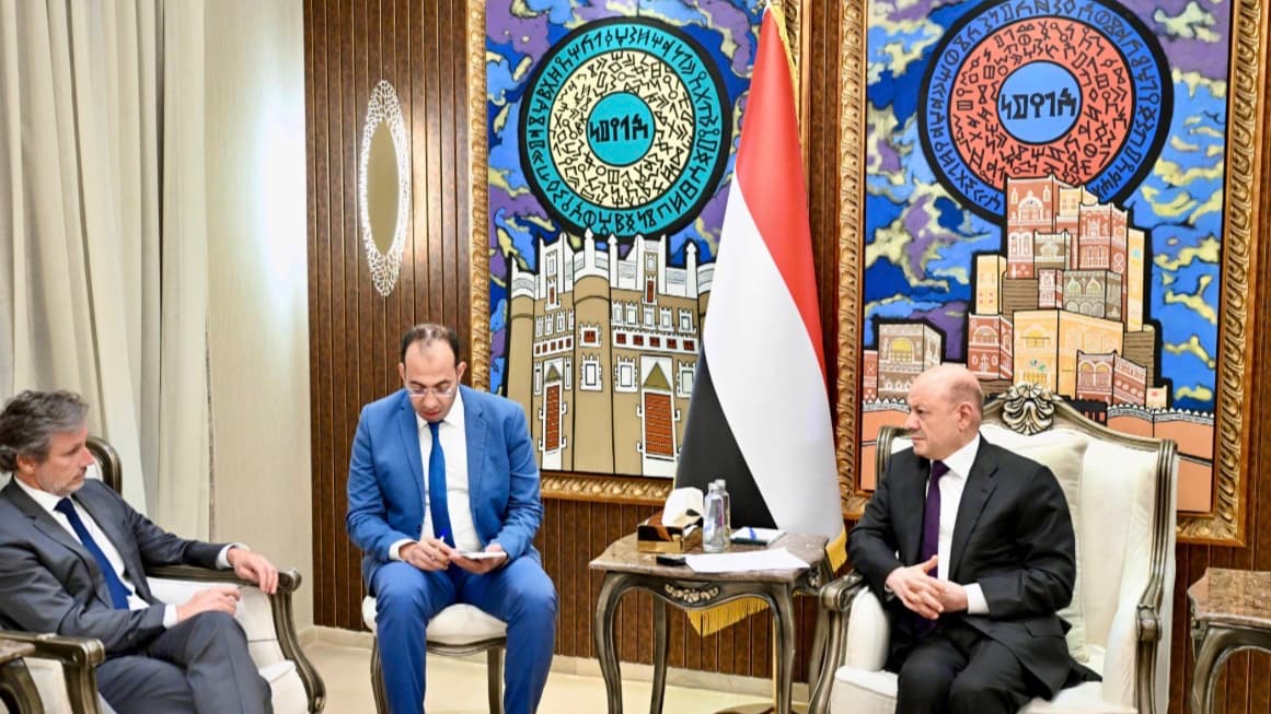 العليمي يدعو لمقاربة دولية حازمة ضد تدخلات إيران وتشديد الحصار على الحوثيين