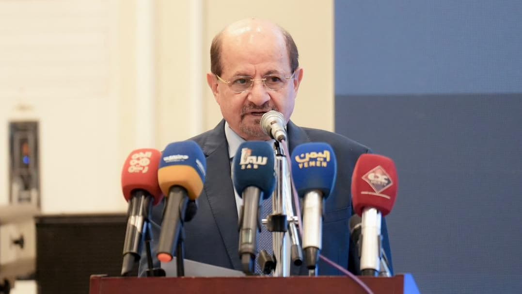 الزنداني يدشن استراتيجية صحية خماسية ويدعو للانتقال إلى التعافي المستدام