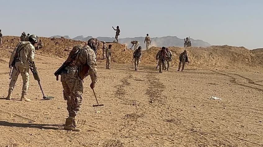 هندسية المنطقة العسكرية السادسة تواصل تطهير مواقع محررة من الألغام في الجوف