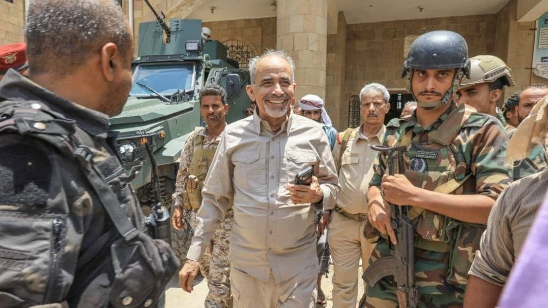 الصبيحي يتفقد جبهات تعز ويتعهد بالدعم الكامل لدحر المليشيا وكسر مخططاتها نحو باب المندب
