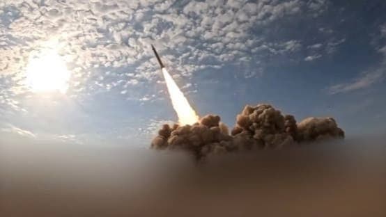 الحوثيون يعلنون مهاجمة مناطق في السعودية بالصواريخ الباليستية والطائرات المسيرة