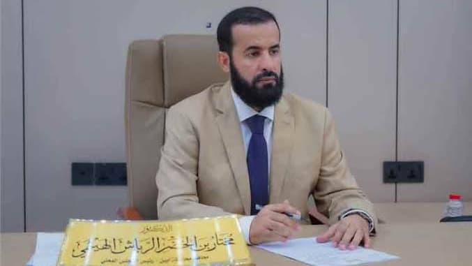 الرباش يدعو أبناء أبين إلى إغاثة النازحين الفارين من مناطق سيطرة الحوثيين