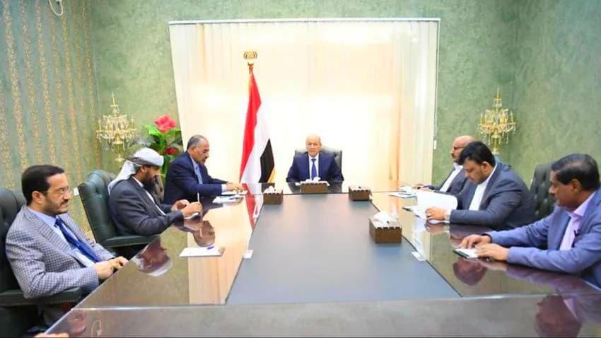 عضو في المجلس الرئاسي يقول إن جهود السلام الجارية توقفت من طرف الحوثيين