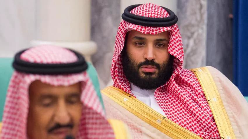 مسؤول سابق: بن سلمان زور توقيع والده بقرار الدخول في حرب اليمن