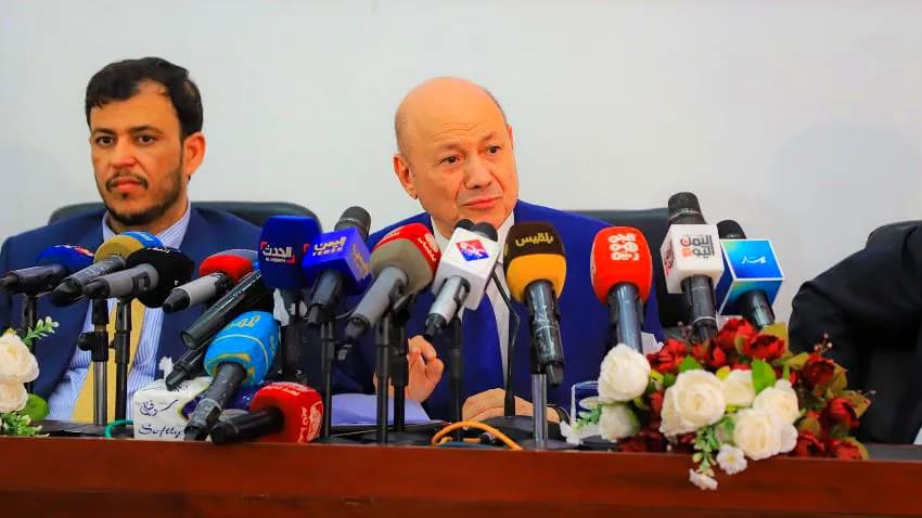سبأ: العليمي دشن ووضع حجر الأساس لأكثر من 260 مشروعاً في تعز