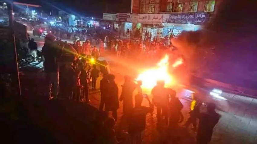 لليوم الثاني.. احتجاجات غاضبة في عدن والضالع تنديدا بانقطاع الكهرباء
