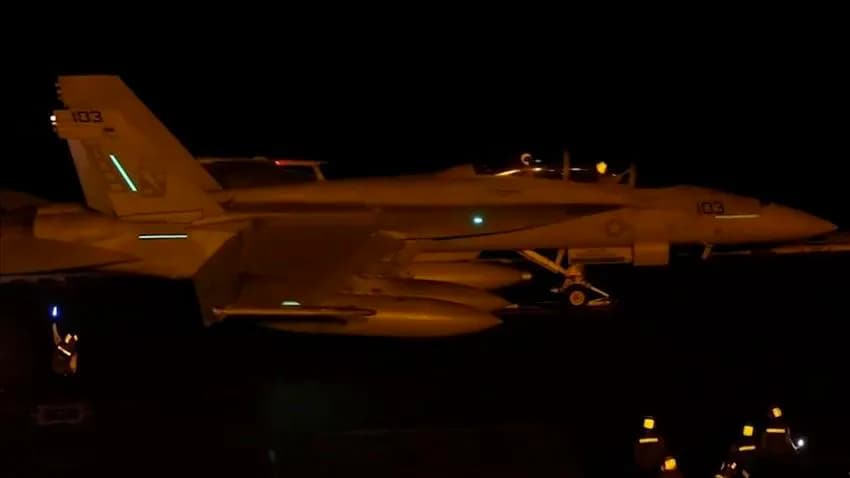 الطيران الأمريكي يستهدف بـ4 غارات جوية منطقة حفصين غرب صعدة