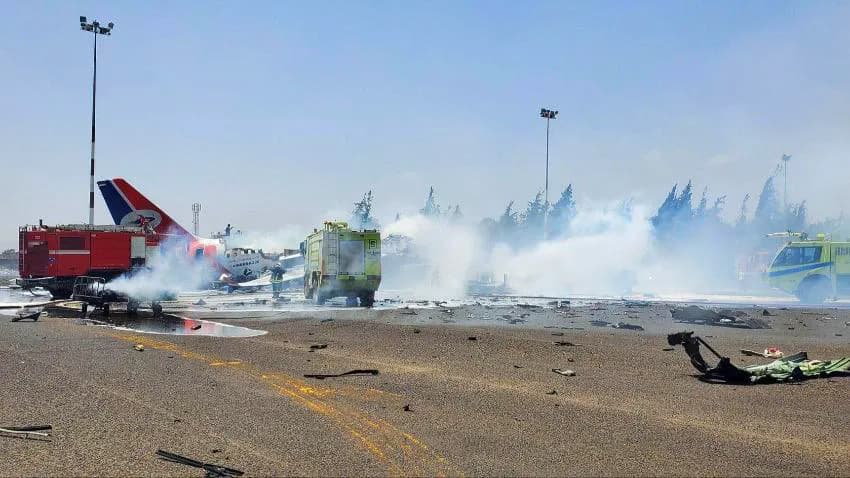اليمنية تُعلن توقف الرحلات من مطار صنعاء بعد استهداف  إسرائيل طائرة مدنية